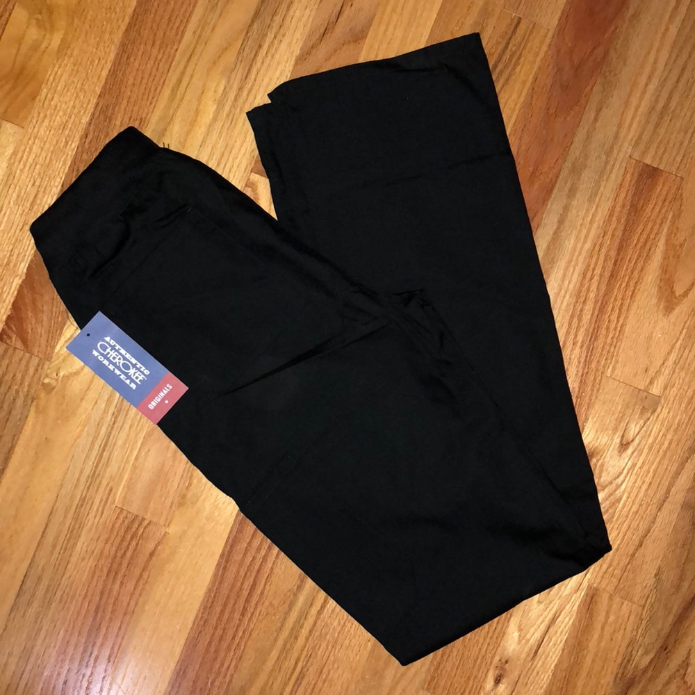 NWT : Cherokee Scrub Pants